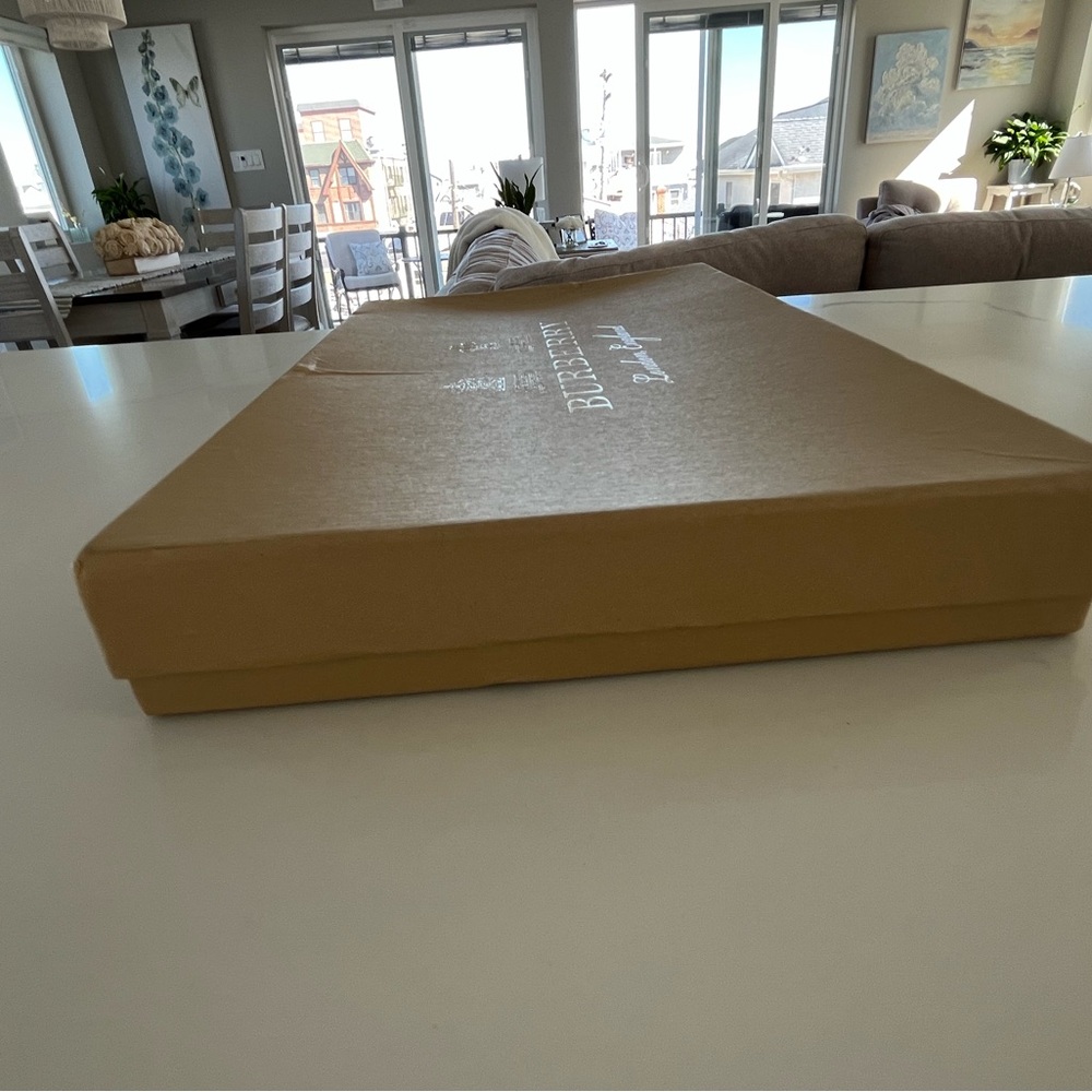 Burberry 100% Cashmere Giant Check Scarf Red, Black & White w/ Box - Worn Once - Picture 9 of 13